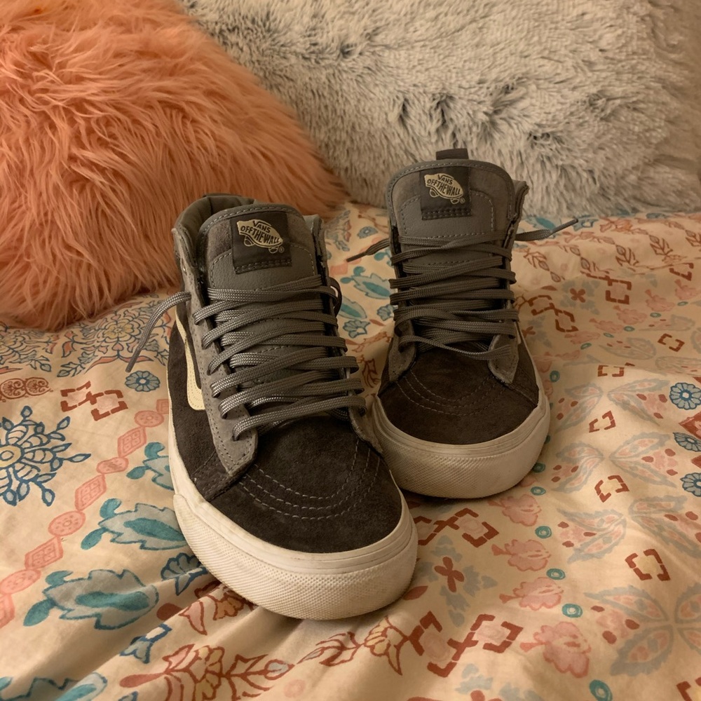 Sk8 Vans in Rabbit/Frost Gray (Sherpa Interior)